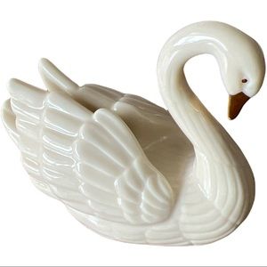 Lenox Swan